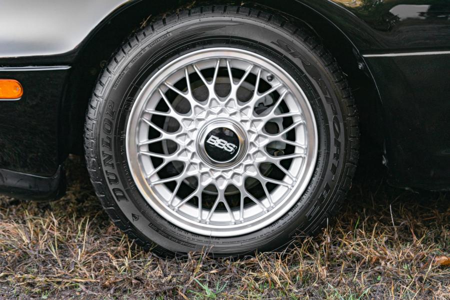 Колеса Mazda Miata Limited Edition (NA) 1993 года  (фото 45 из 121)